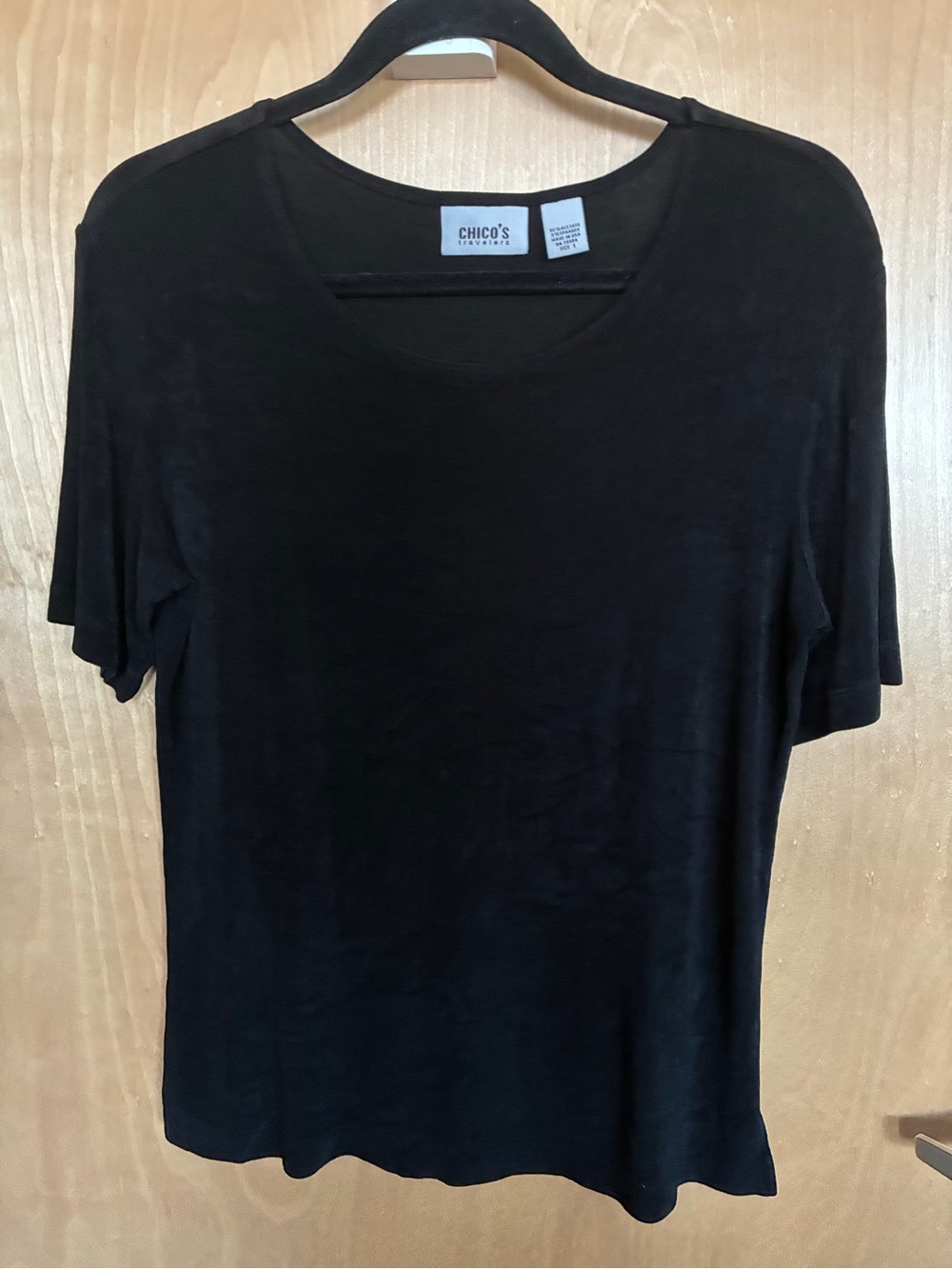 Chico's Travelers Black Short Sleeve Scoop Neck Tee